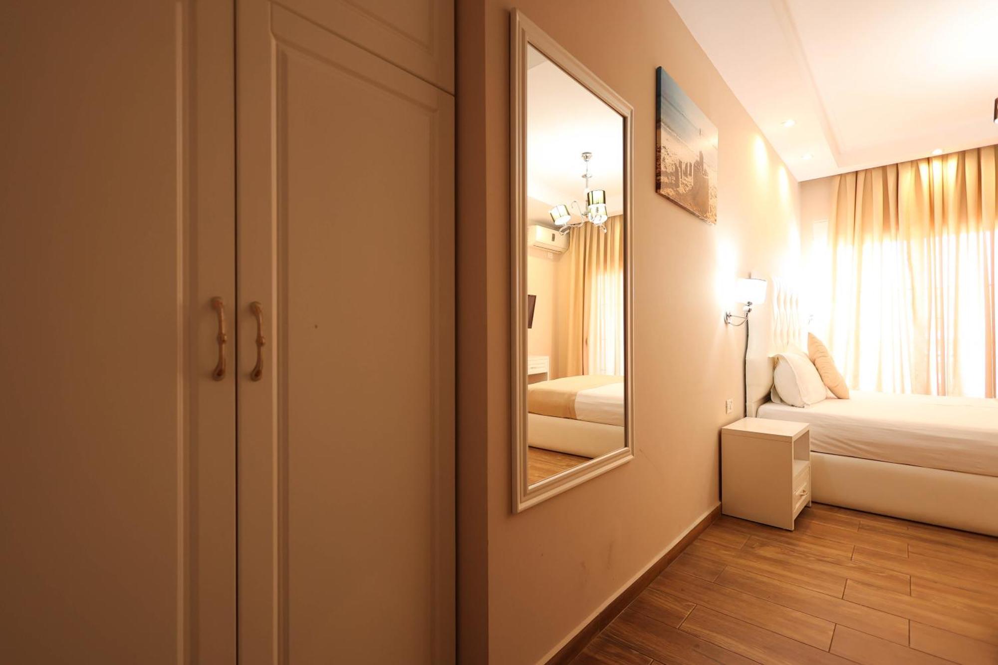 Apartments Flower Residence Саранде Екстериор снимка